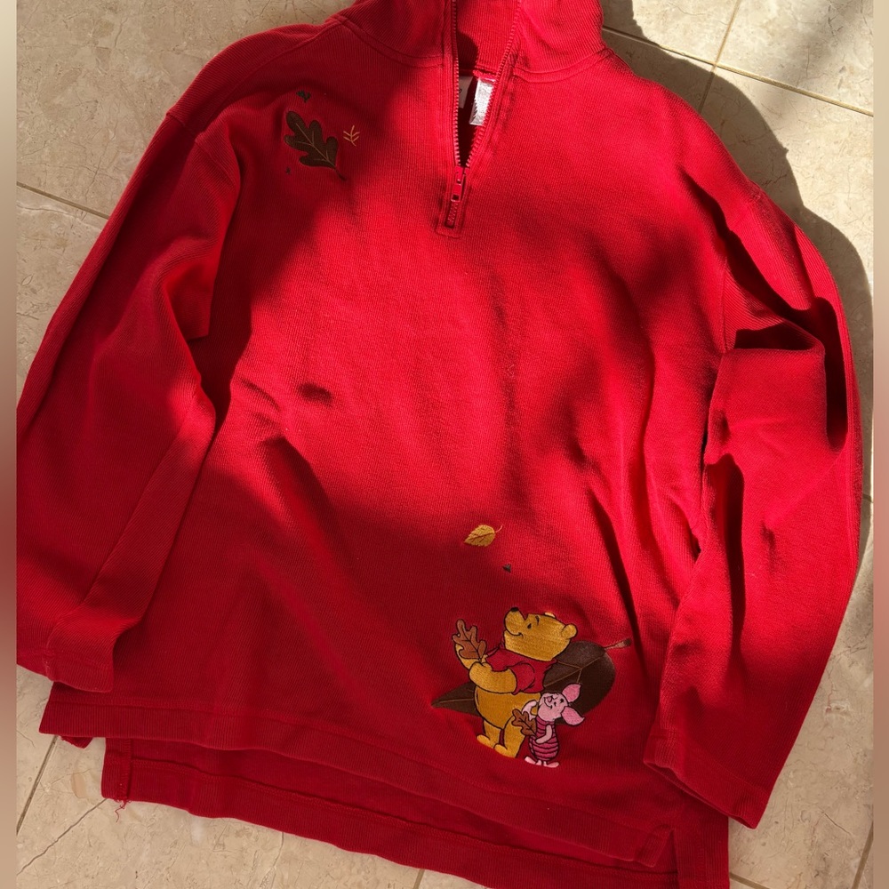 VINTAGE DISNEY “WINNIE THE POOH” AND PIGLET RED QUARTER ZIP PULLOVER SWEATER!